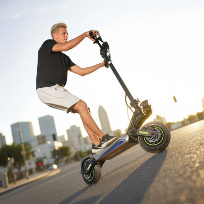 isinwheel® GT4 High-Performance 2400W Dual Motor Electric Scooter
